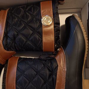 Women's Tommy Hilfiger Water Proof Winter Boot - Size 10